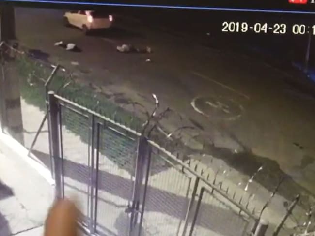 Taxista arrolló dos menores después de ser atracado