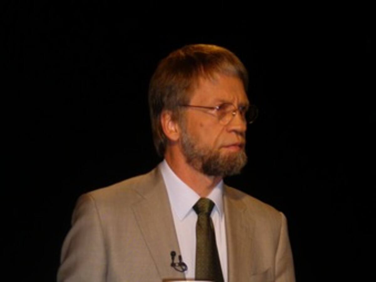 Mockus subió 21 puntos en el último mes: Invamer Gallup