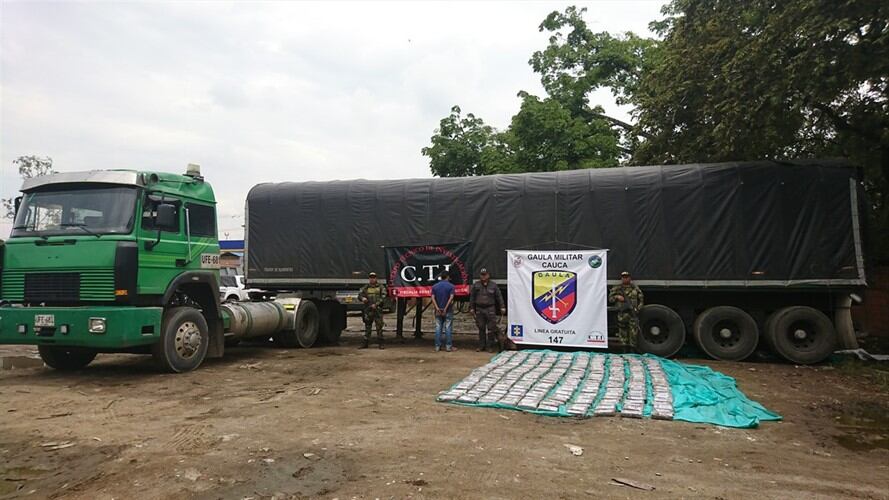 El Ejército informó que el narcótico, avaluado en unos 23.400 millones de pesos, al parecer tenía como destino Buenaventura. Foto: Ejército