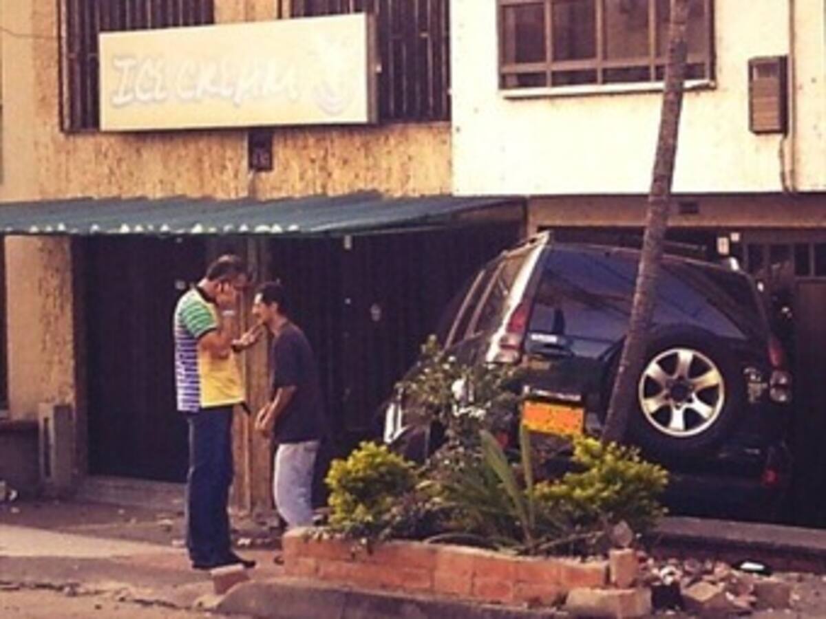Conductor, presuntamente en estado de embriaguez, colisionó contra una vivienda en Pereira