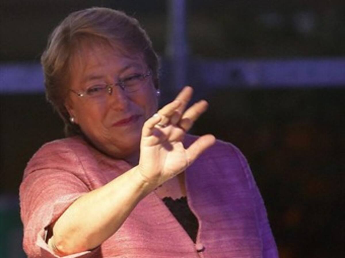 Bachelet gana en 15 regiones de Chile y con mayoría absoluta en nueve