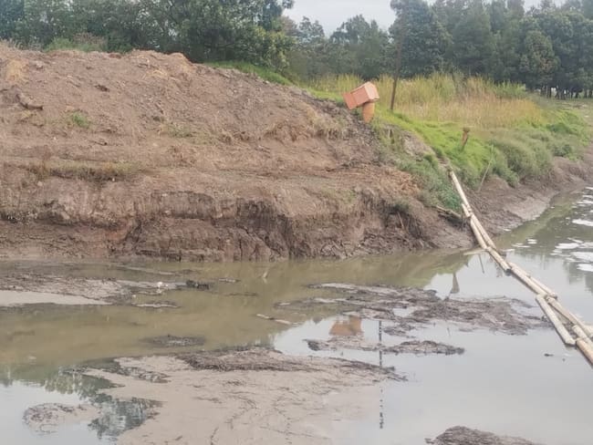 Alertan bajos niveles del río Bogotá: Autoridades ambientales piden activar plan de contingencia. Foto: CAR.