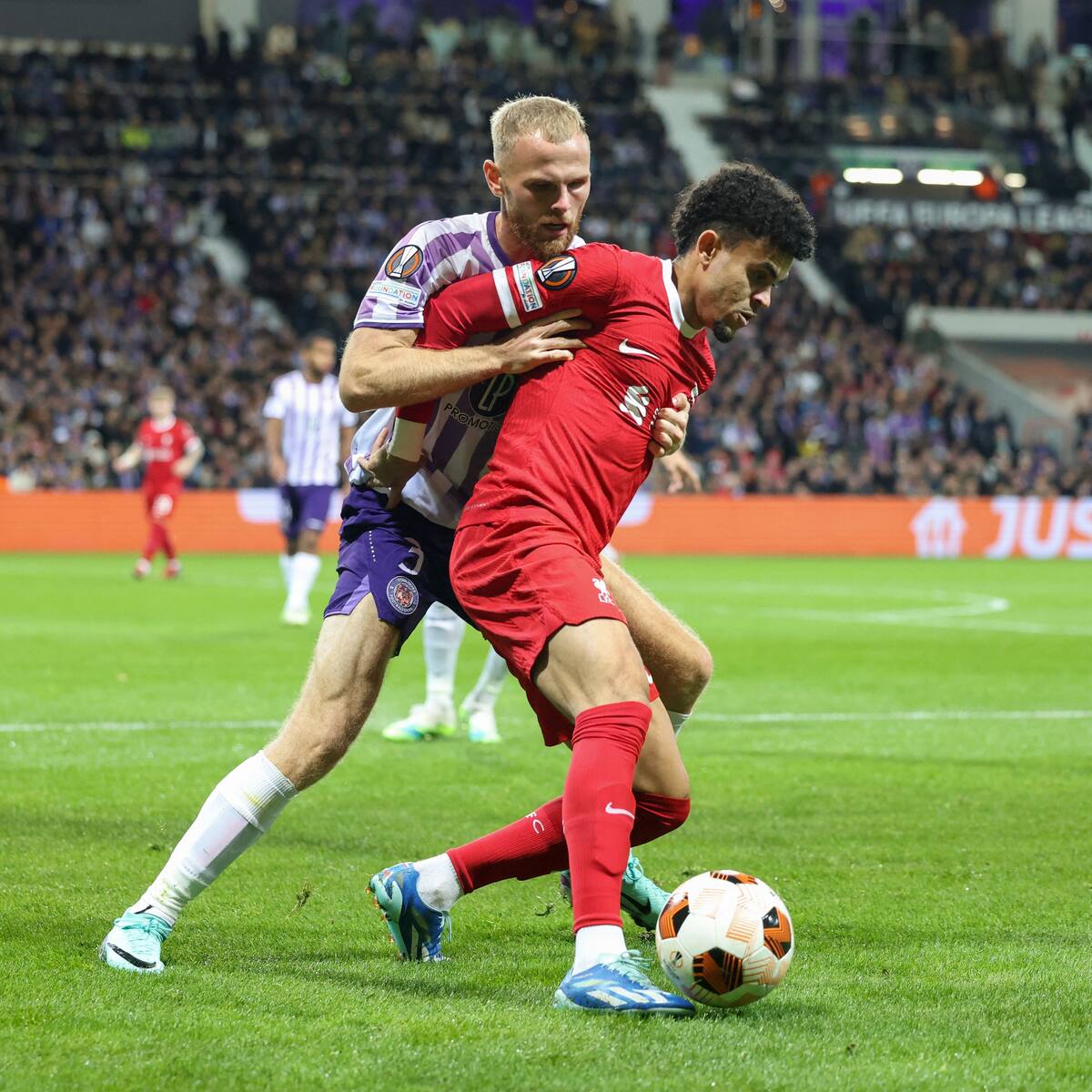 Con Luis Díaz titular, Liverpool pierde en Francia y aplaza su clasificación a octavos