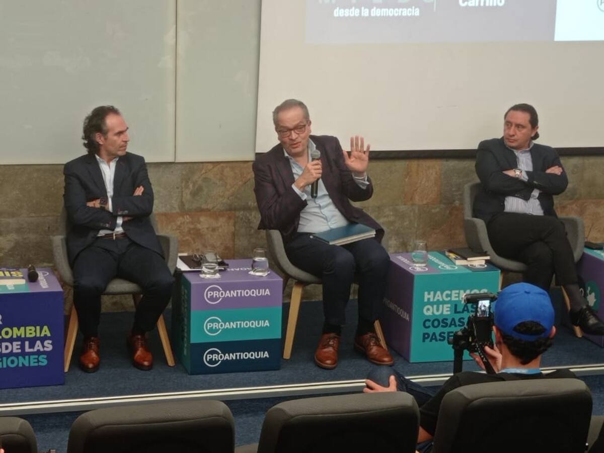 La democracia hay que defenderla porque no se puede defender sola: Fernando Carrillo