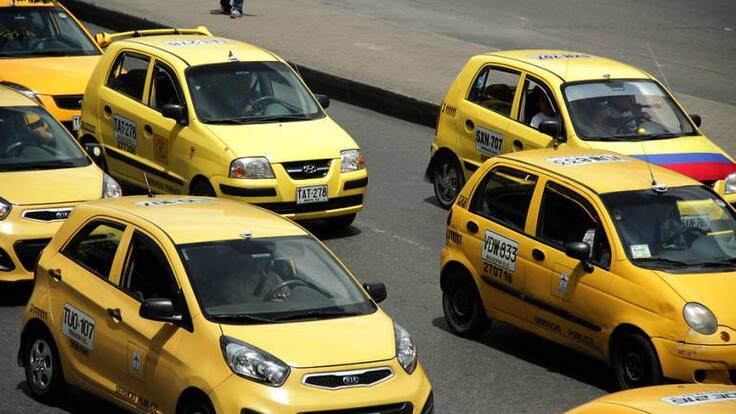 Taxistas dicen que es poco el tiempo para acabar con los taxímetros