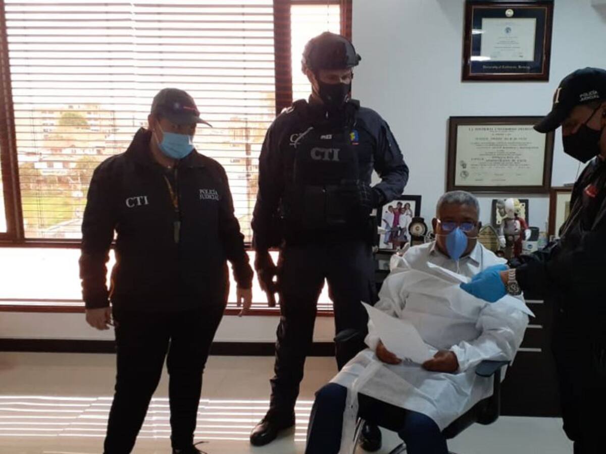 “Quieren callarlo por denunciar a congresista”: Defensa de exgerente de EPS