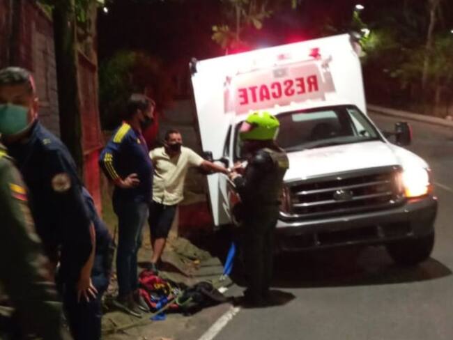 Hombre murió al caer a una alcantarilla sin tapa
