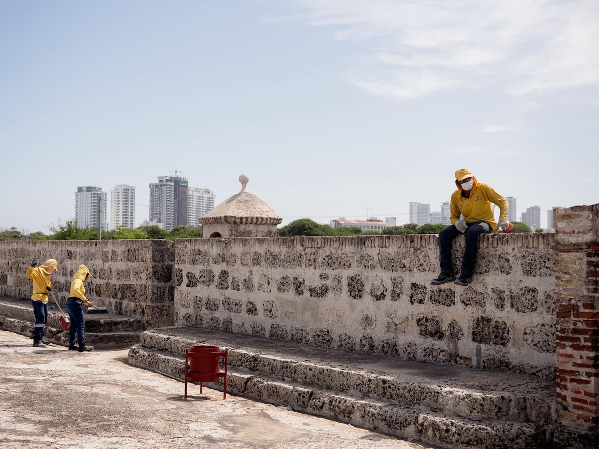 Ejecutan acciones de protección en la muralla entre baluartes de San Miguel y Santa Teresa