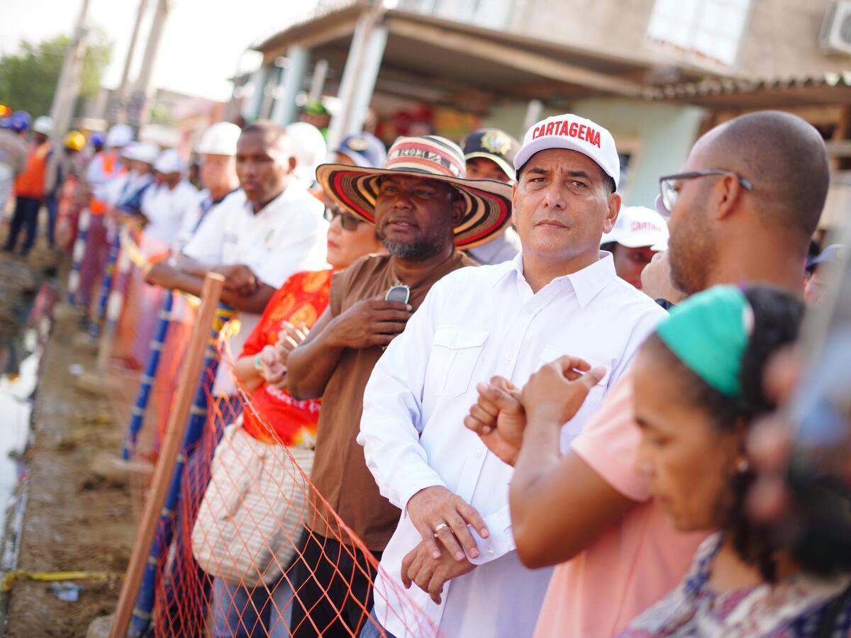 Alcalde Turbay supervisó trabajos y acompañó a Tierra Baja en emergencia por el emisario submarino