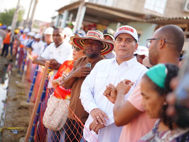 Alcalde Turbay supervisó trabajos y acompañó a Tierra Baja en emergencia por el emisario submarino