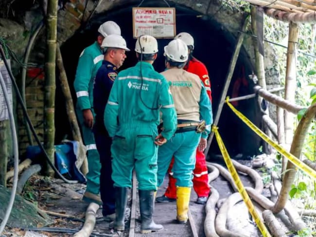 Juez fija nueva fecha para imputación de cargos al ‘cartel de títulos mineros’