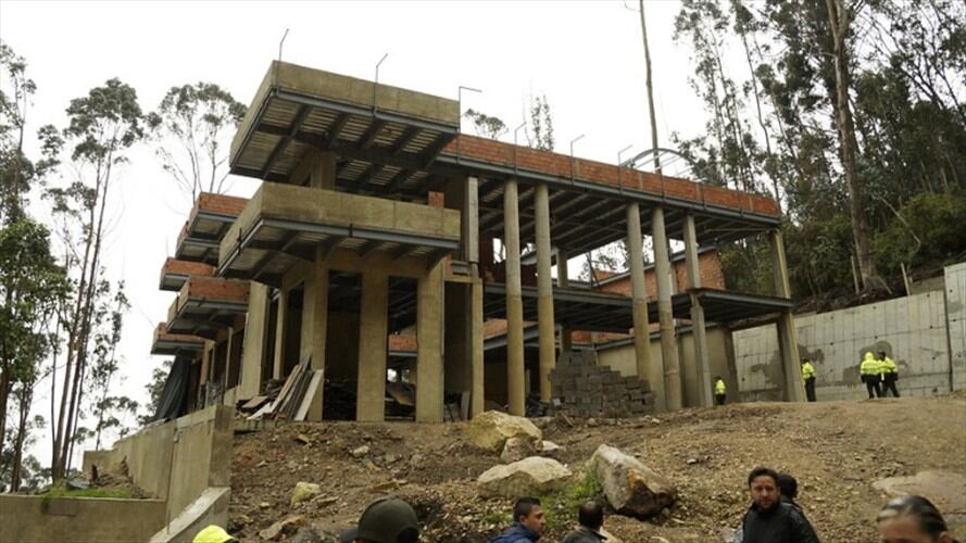La lujosa construcción de Bogotá que demolerán por estar ubicada en una reserva forestal. Foto: Colprensa