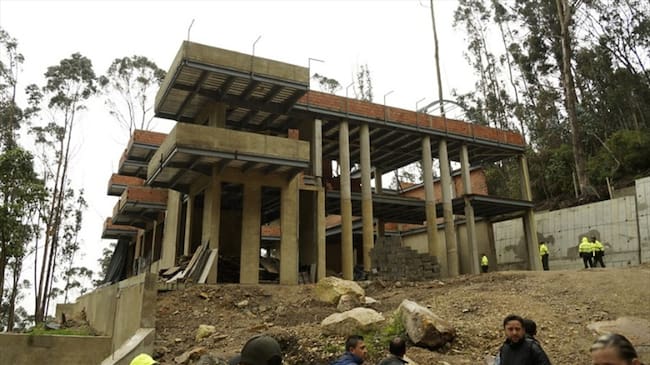 La lujosa construcción de Bogotá que demolerán por estar ubicada en una reserva forestal. Foto: Colprensa