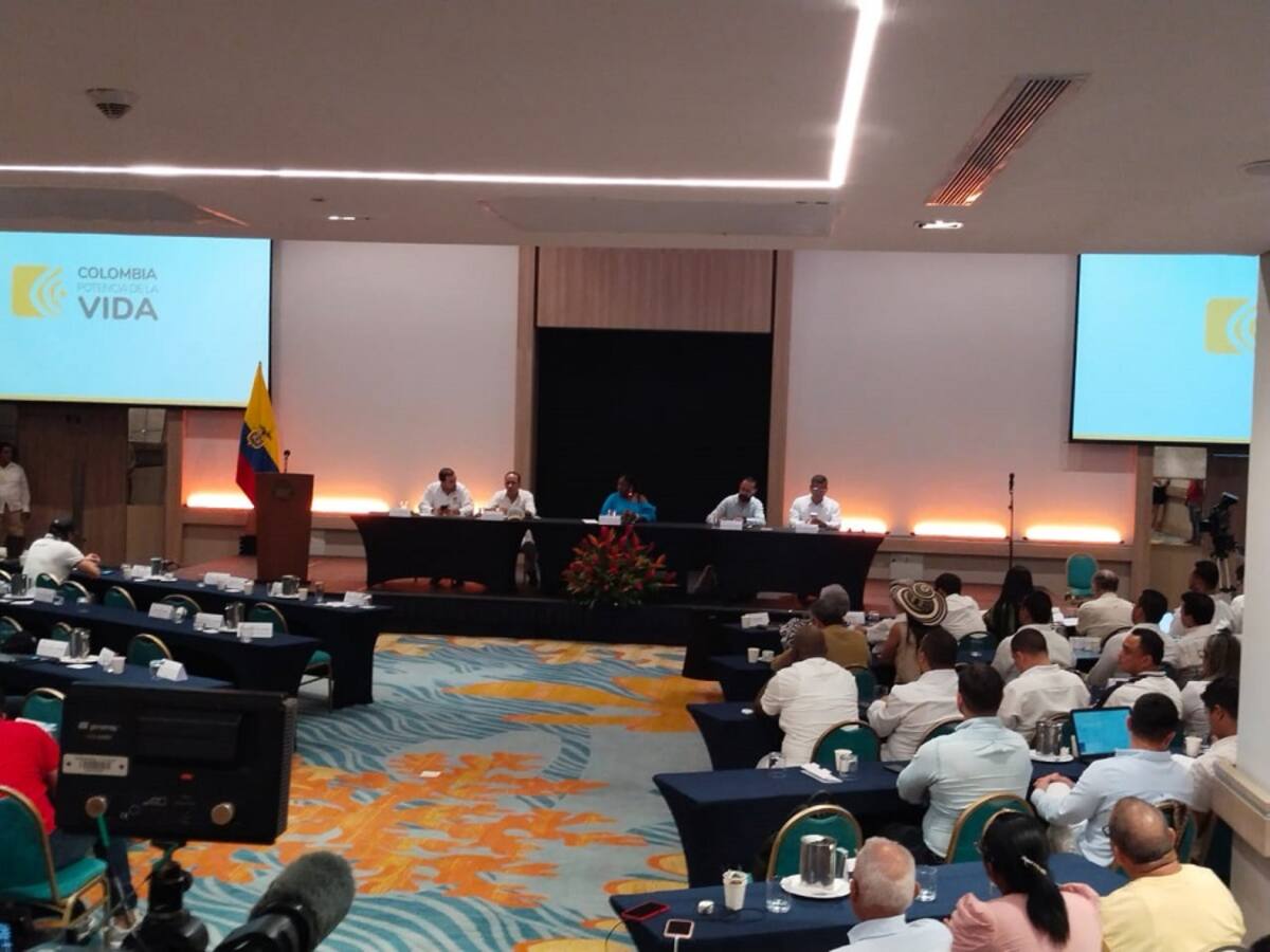 Petro dejó plantados a mandatarios del Caribe en encuentro sobre tarifas de energía
