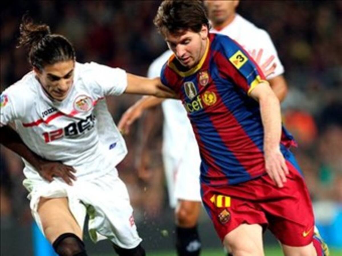 Barcelona goleó al Sevilla y no le pierde el paso al Real Madrid