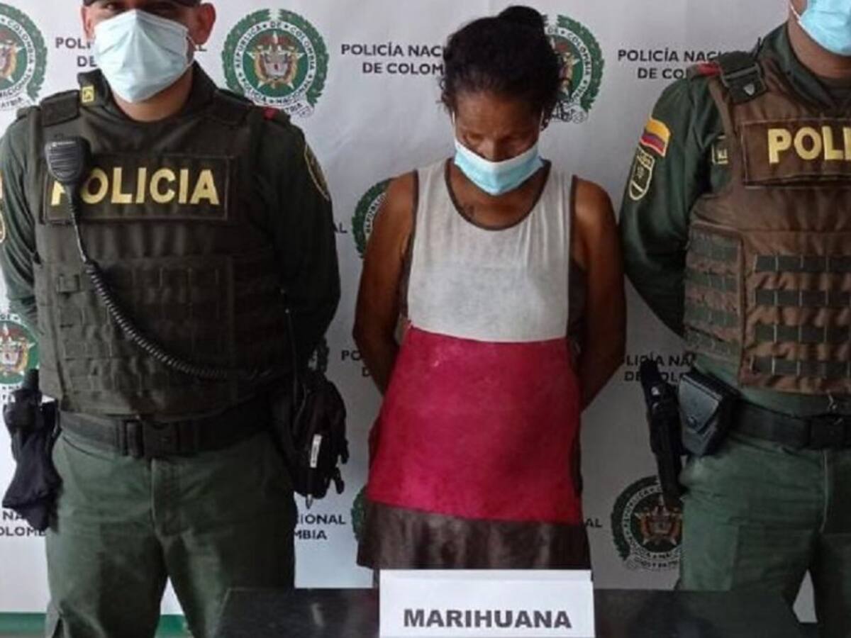 Mujer intentó ingresar a estación de Policía de Sabanalarga con marihuana