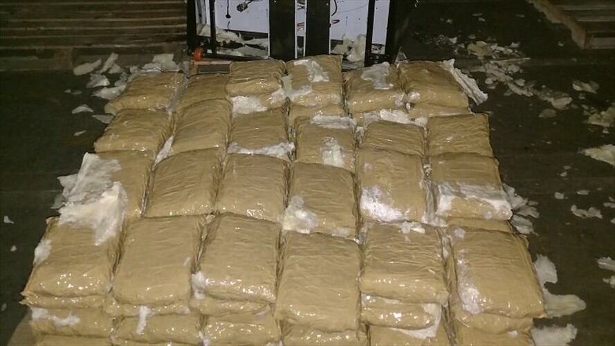 Autoridades en Cali descubren marihuana oculta en una encomienda. Foto: policía