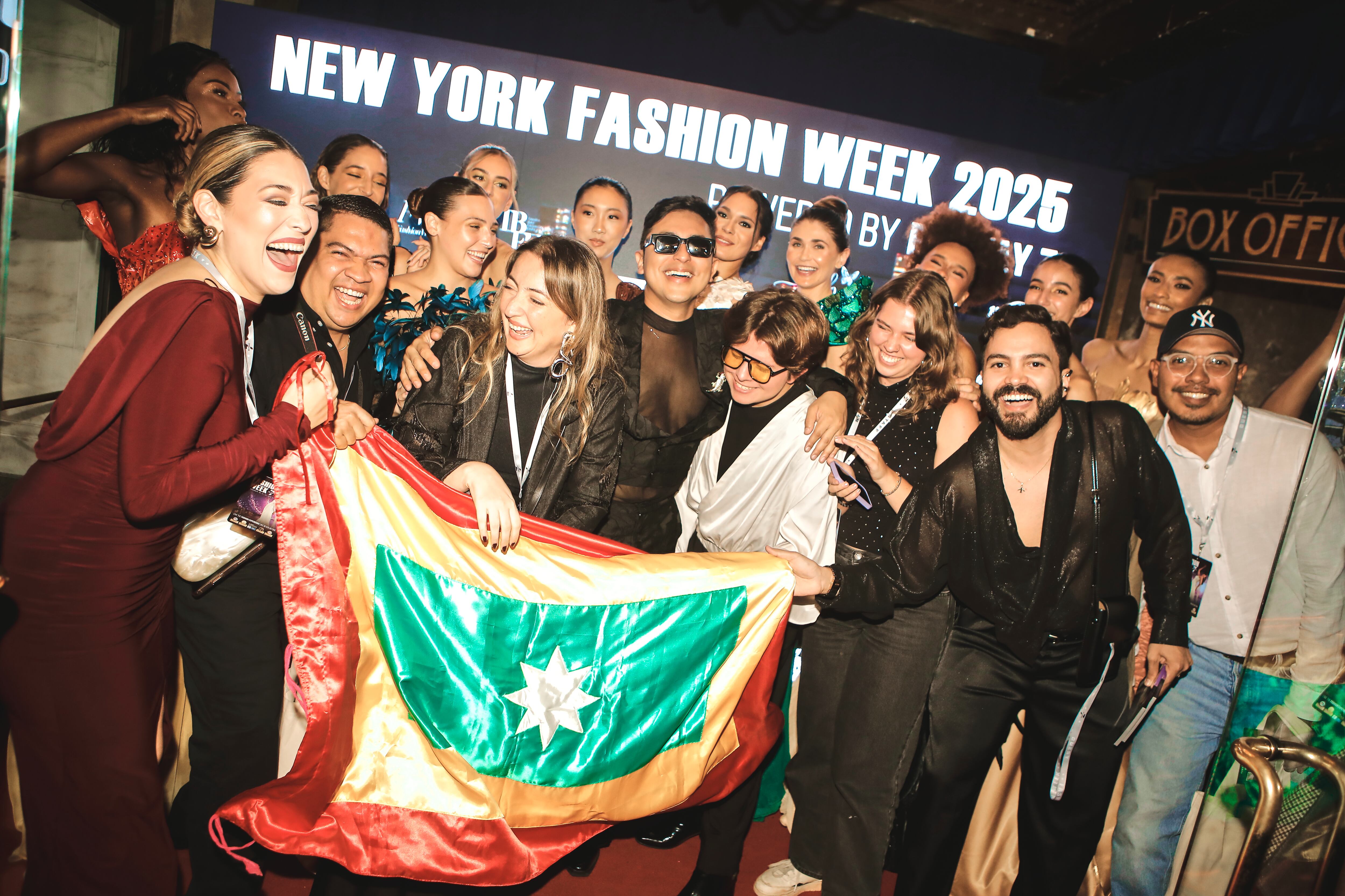 La colección Barranquilla fusiona alta moda y moda de fantasía con elementos culturales del Carnaval, como el garabato, el mapalé y el congo. Foto: cortesía Alcaldía de Barrnaquilla.