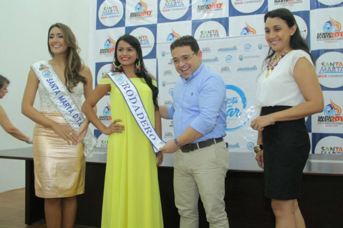 La festividad también contiene festivales musicales, gastronómicos, fotográficos y deportivos, los desfiles de balleneras y folclórico.