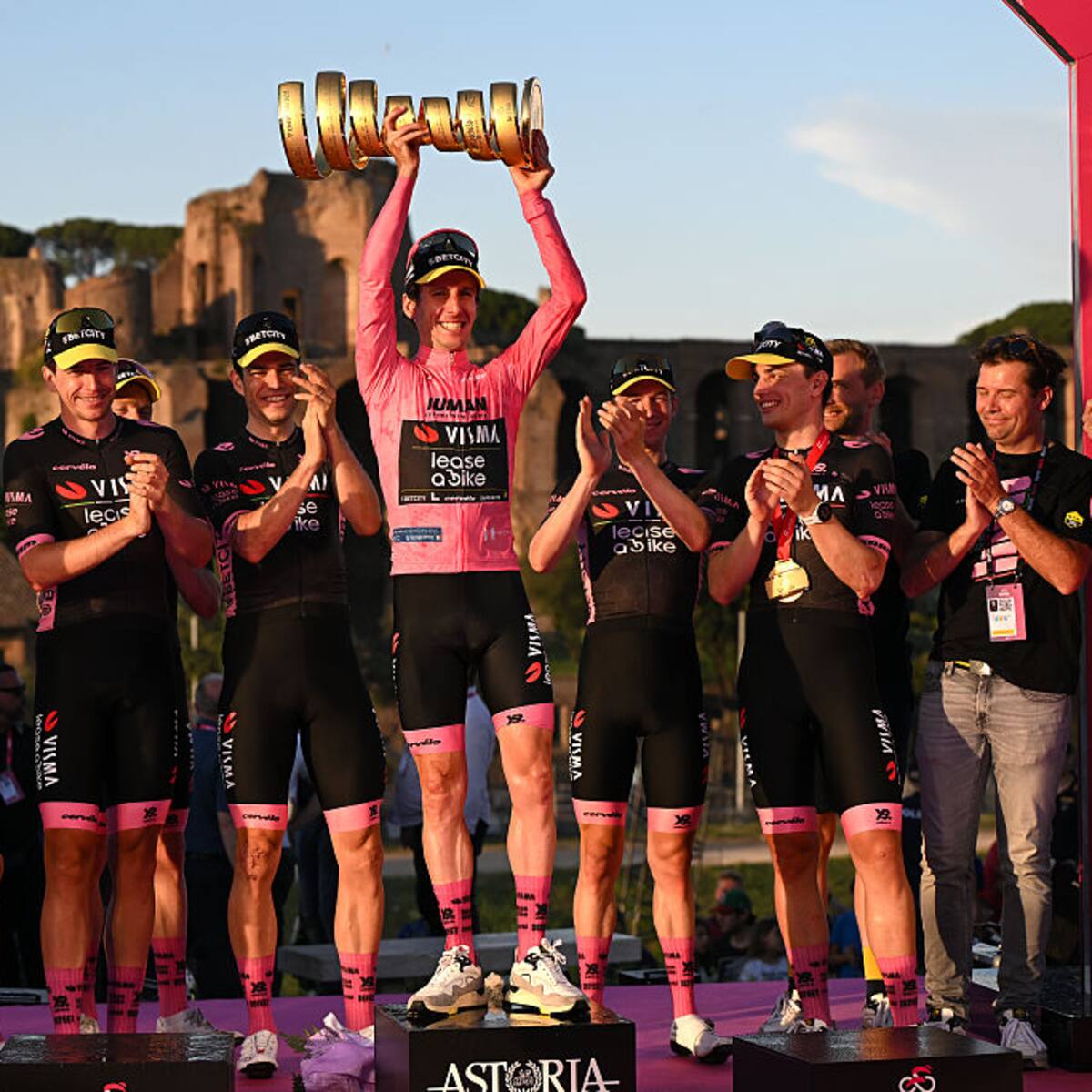 Triste adiós para el ciclismo: ganador del último Giro de Italia puso fin a su carrera