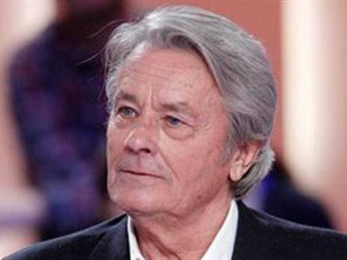 Alain Delon dice que la homosexualidad es "contra natura" e incendia Internet