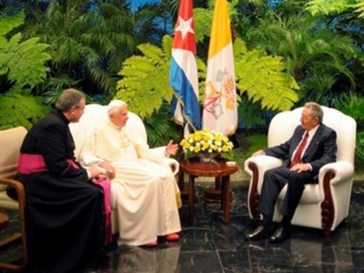 El Papa Benedicto XVI sí se reunió con Hugo Chávez: Nelson Bocaranda