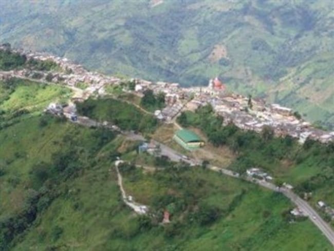 Tres persona heridas deja una explosión y un atentado en municipios Antioquia