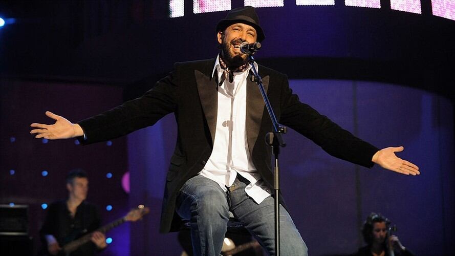 “Lámpara Pa’ Mis Pies”, pertenece a género musical del merengue romántico y según Guerra, la canción es inspirada en su esposa.  . Foto: Getty Images