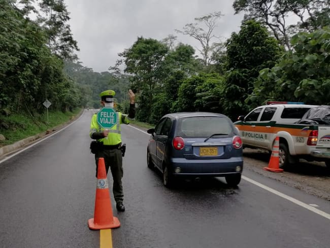 Autoridades aumentan seguridad vial por lluvias