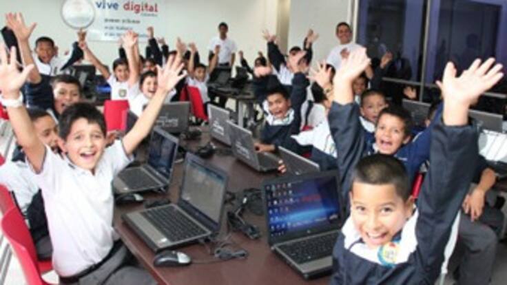 MinTic entrega cerca de 100 computadoras portátiles en Honda