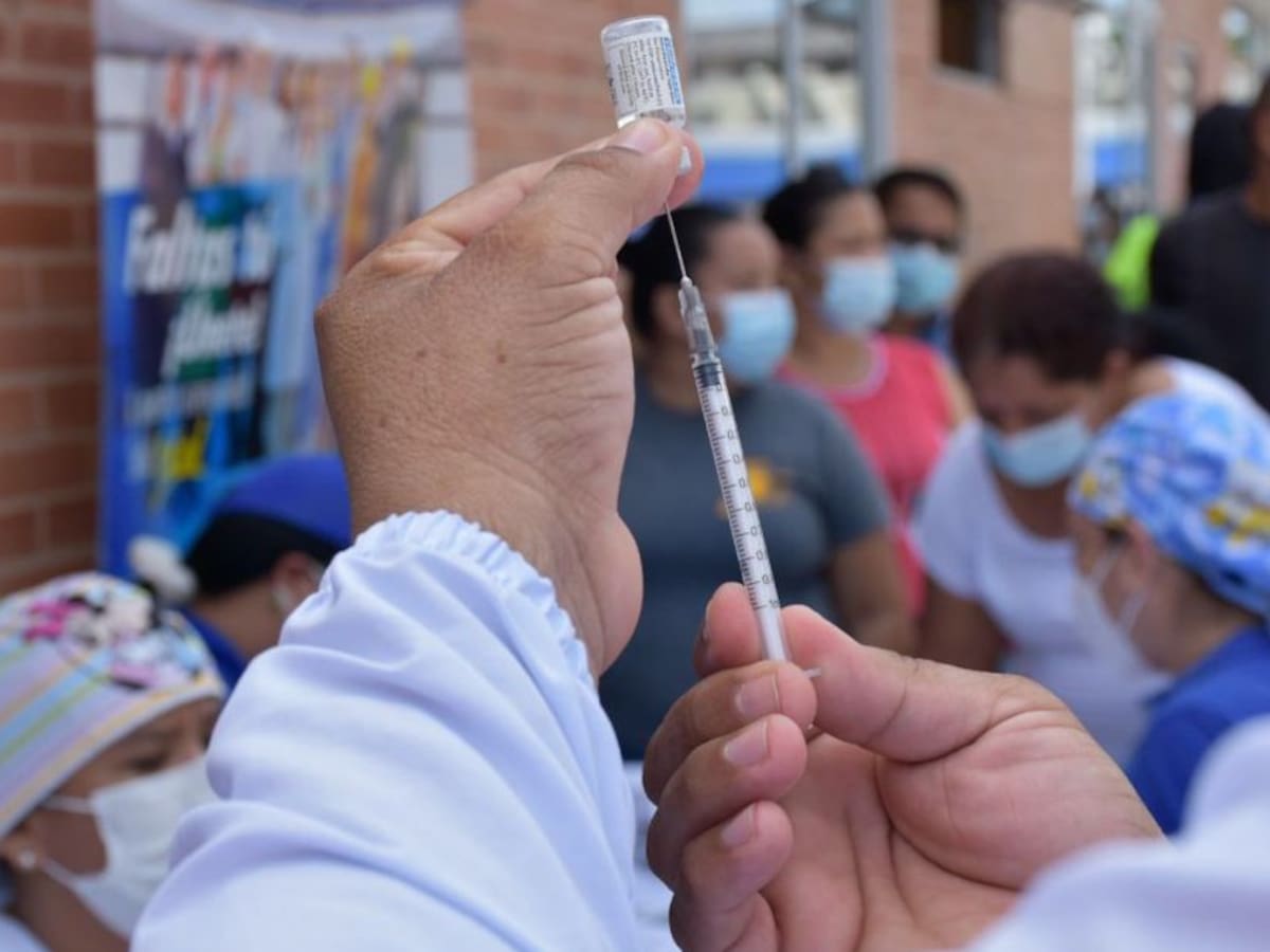 Santa Marta registra 65% de la población con inmunización parcial COVID-19
