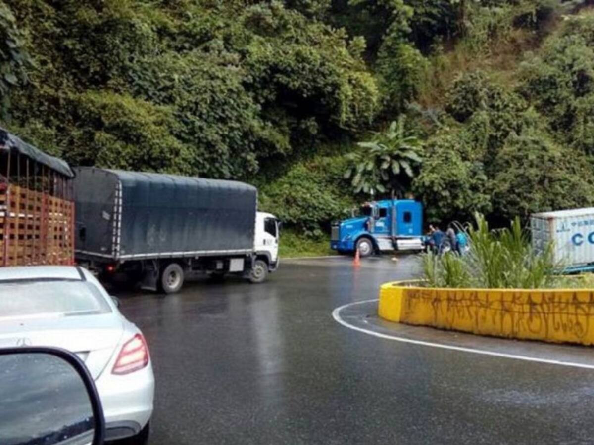 Cámara de Comercio solicitó tránsito de vehículos particulares por la Línea