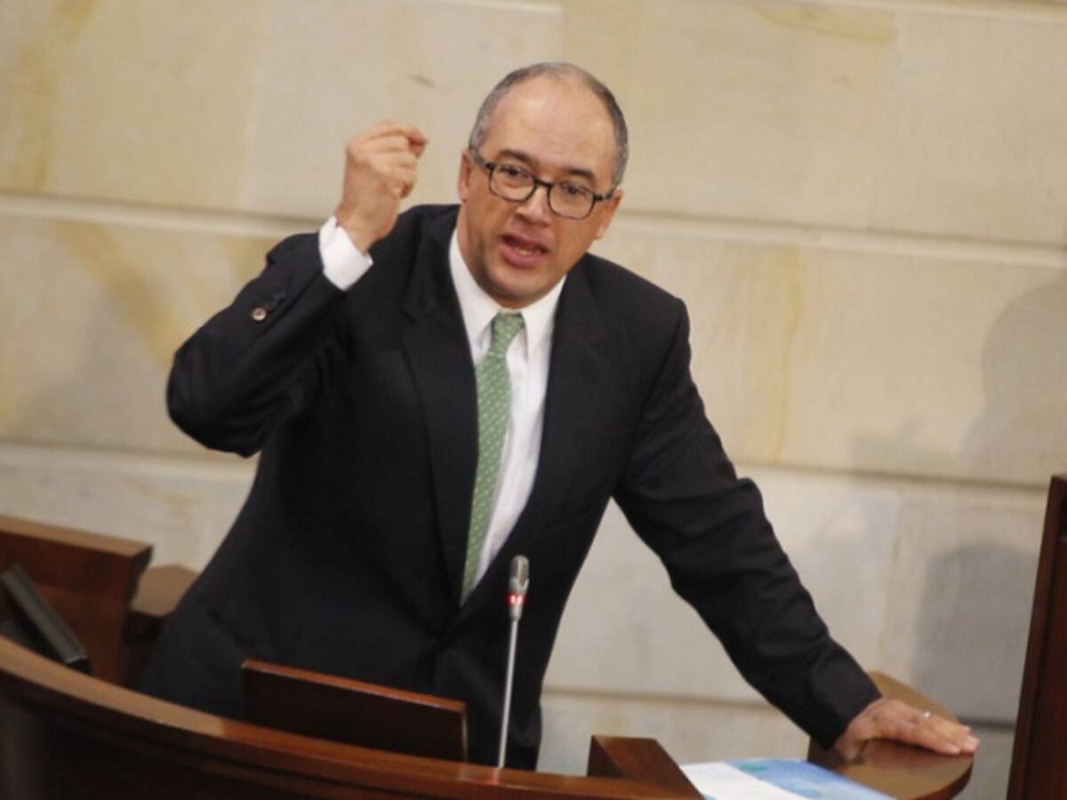 Echeverry: La guerra comercial EE.UU. – China puede terminar mal