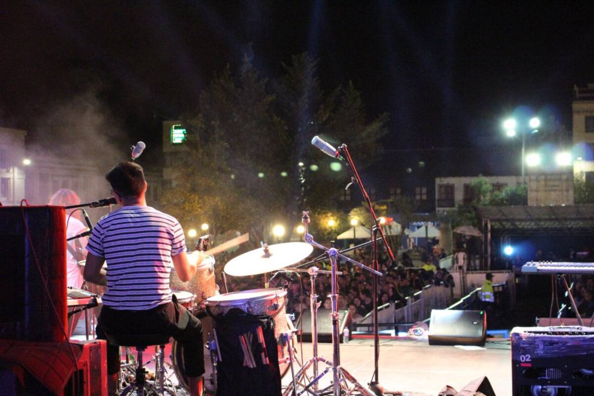 Durante la tarde y la noche del lunes 24 de junio la gente vibró con Heavy Metal en la Plaza de Nariño.