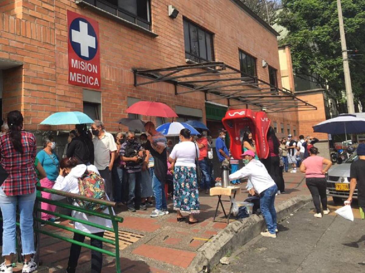 Supersalud recomendó que se suspenda la vacunación sin cita en Medellín