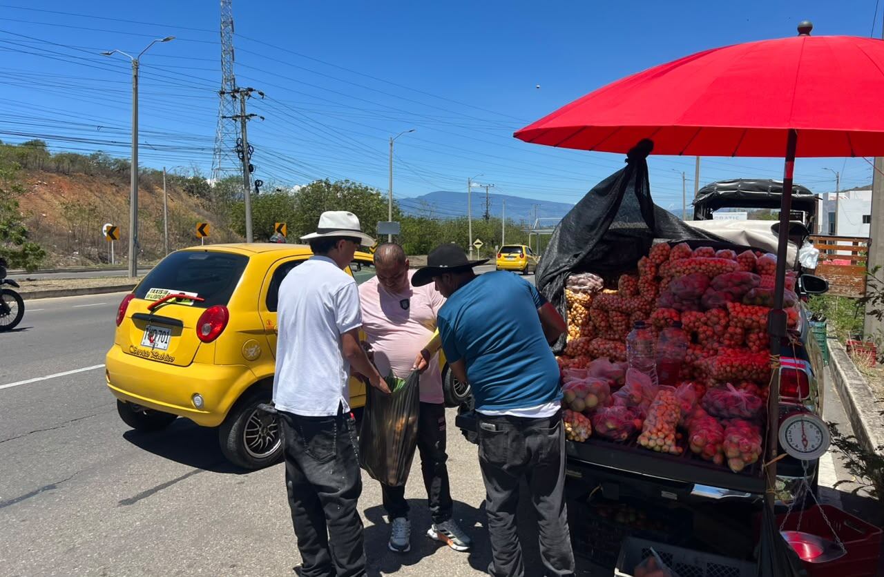 Campesinos se las ingenian para comercializar productos en Cúcuta / Foto Caracol Cúcuta