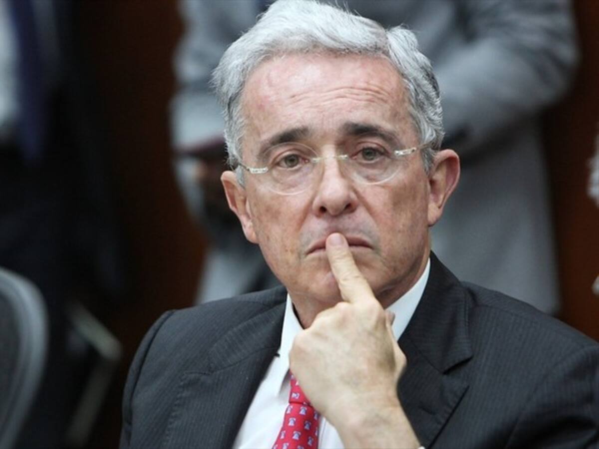 ¿Qué opina sobre la citación de Álvaro Uribe a indagatoria ante la Corte Suprema de Justicia? #UribeEnLaCorte