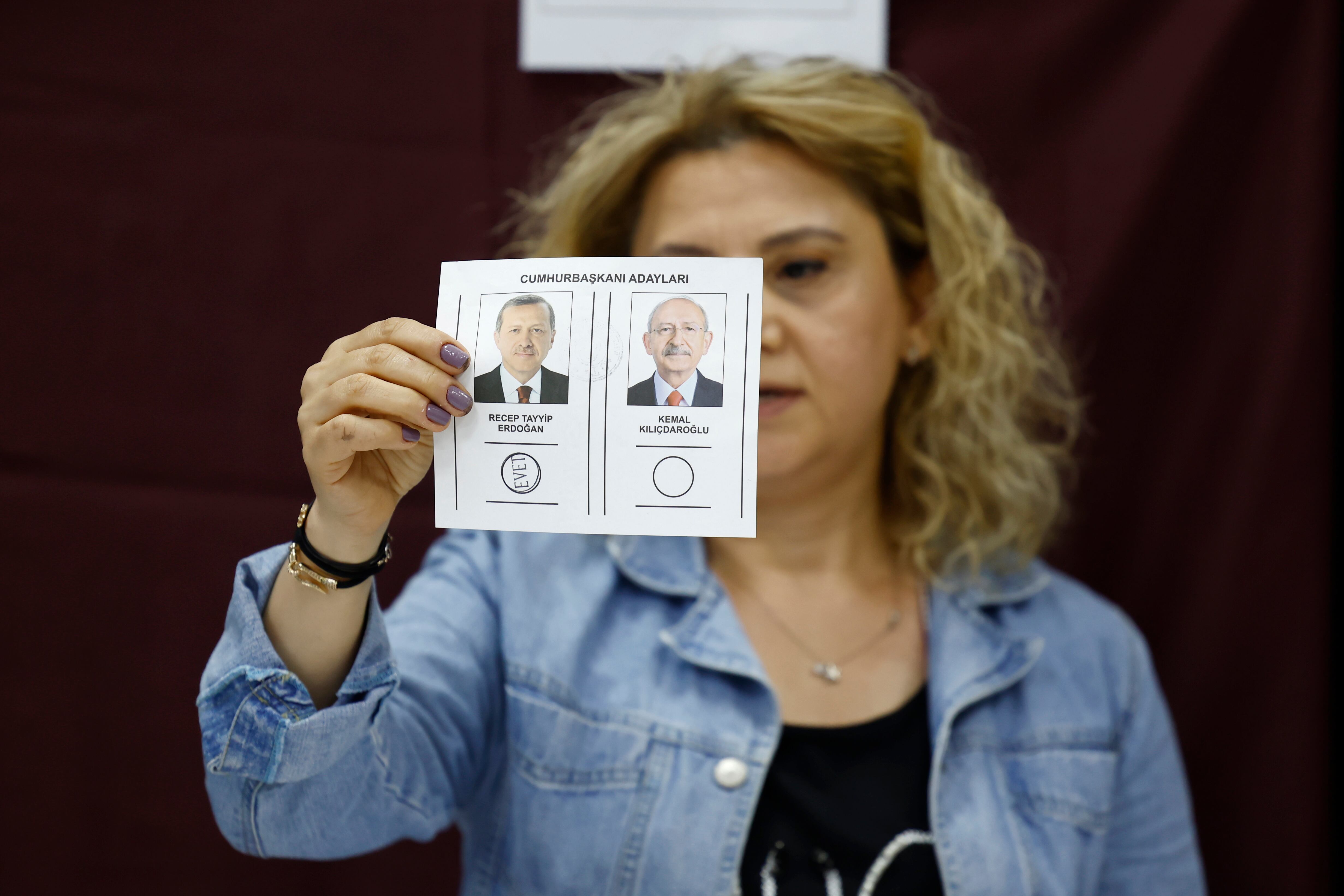 ISTANBUL, TURKEY - MAY 28: Votes are counted in the Istanbul Ozel Notre Dame de Sion Fransiz school during the Turkish presidential election runoff on May 28, 2023 in Istanbul, Turkey. President Erdogan was forced into a runoff election when neither he nor his main challenger, Kemal Kilicdaroglu of the Republican People's Party (CHP), received more than 50 percent of the vote on the May 14 election. The runoff vote will be held this Sunday, May 28. (Photo by Jeff J Mitchell/Getty Images)