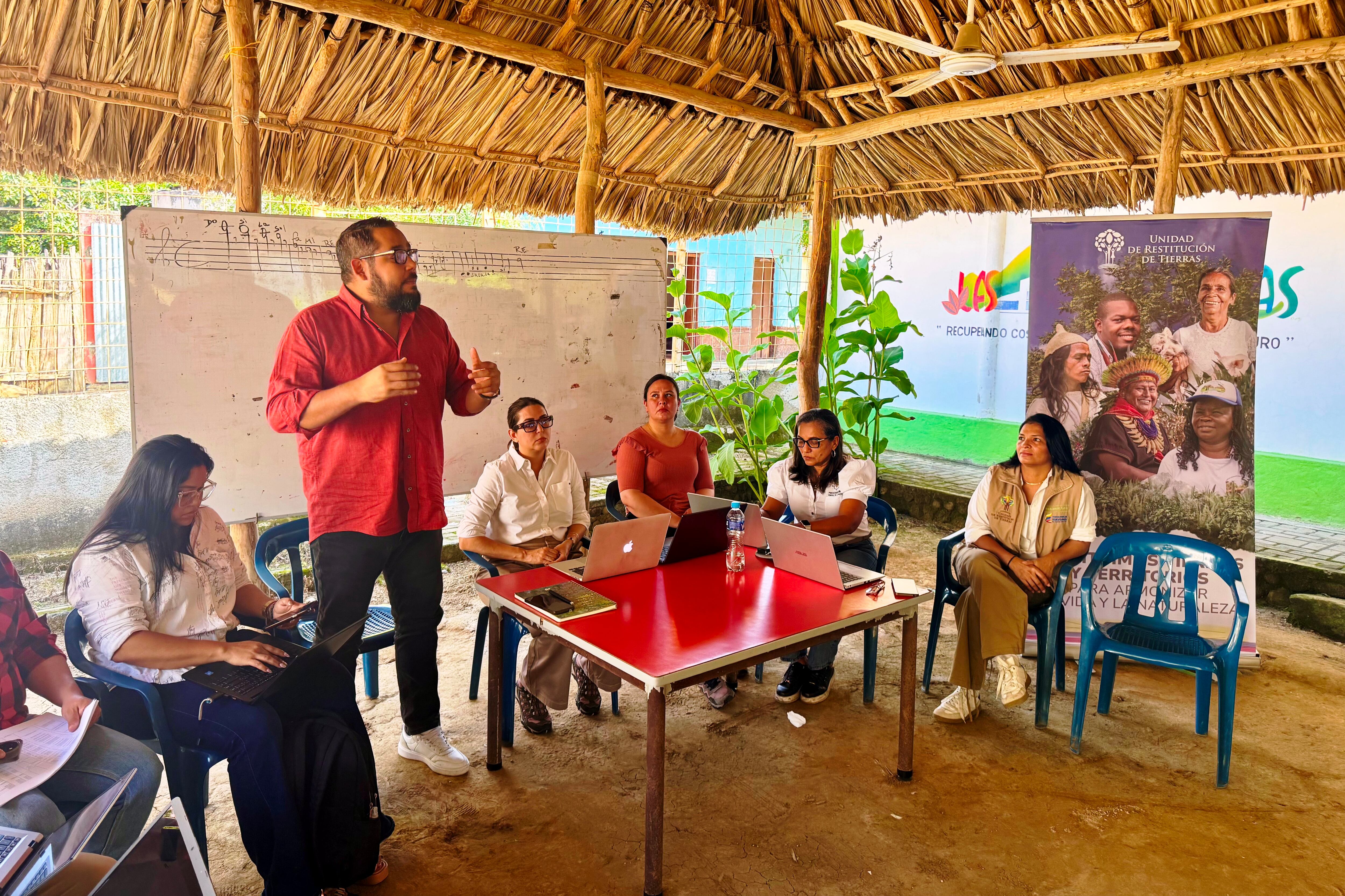 audiencia para la entrega de predios en el corregimiento ‘Las Palmas’, en Bolívar