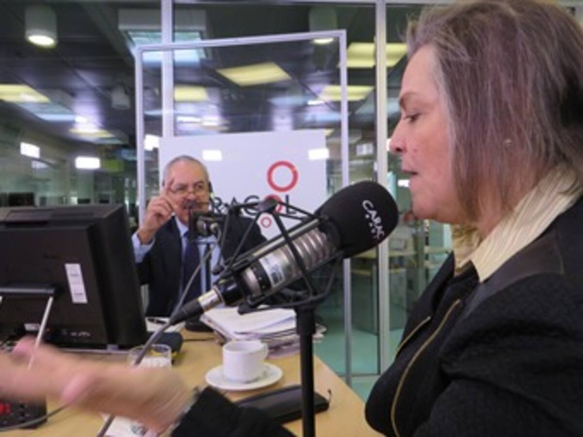 Escándalos demandan acciones contundentes de las autoridades: Clara López