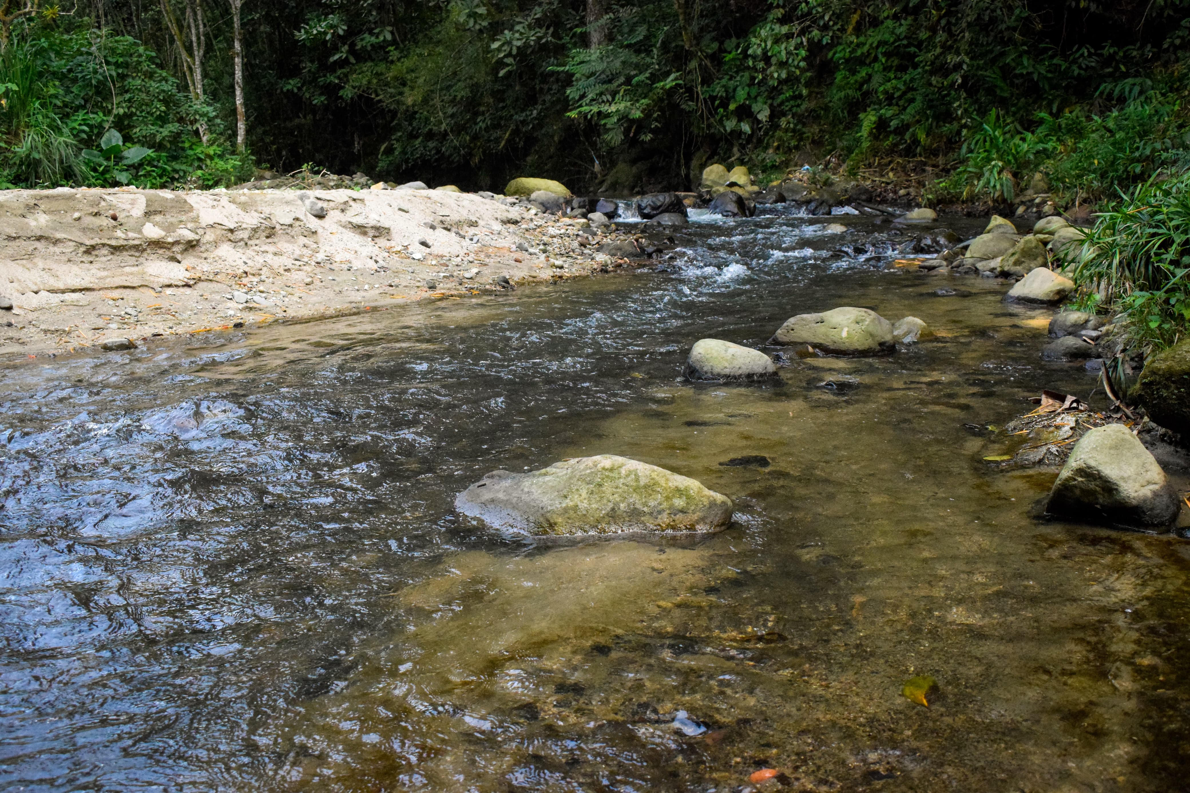 Cauce del río Chipalo en Ibagué