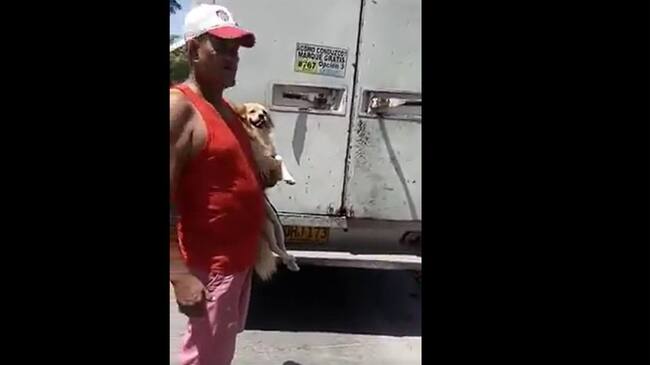 Denuncian vehículo que estaría recolectando animales en Barranquilla. Foto: Cortesía.