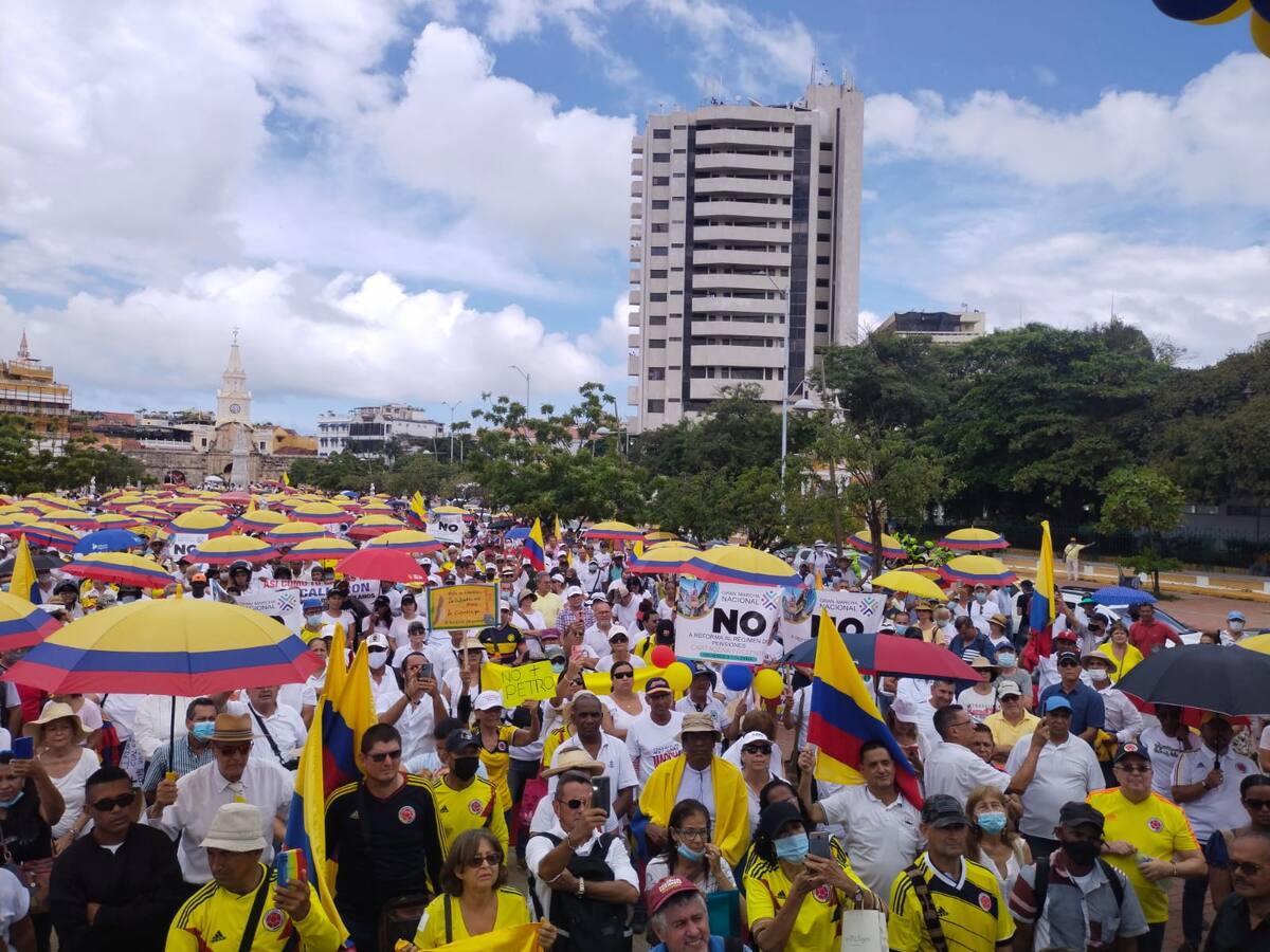Protesta contra reformas del Gobierno Petro se tomó el Camellón de los Mártires