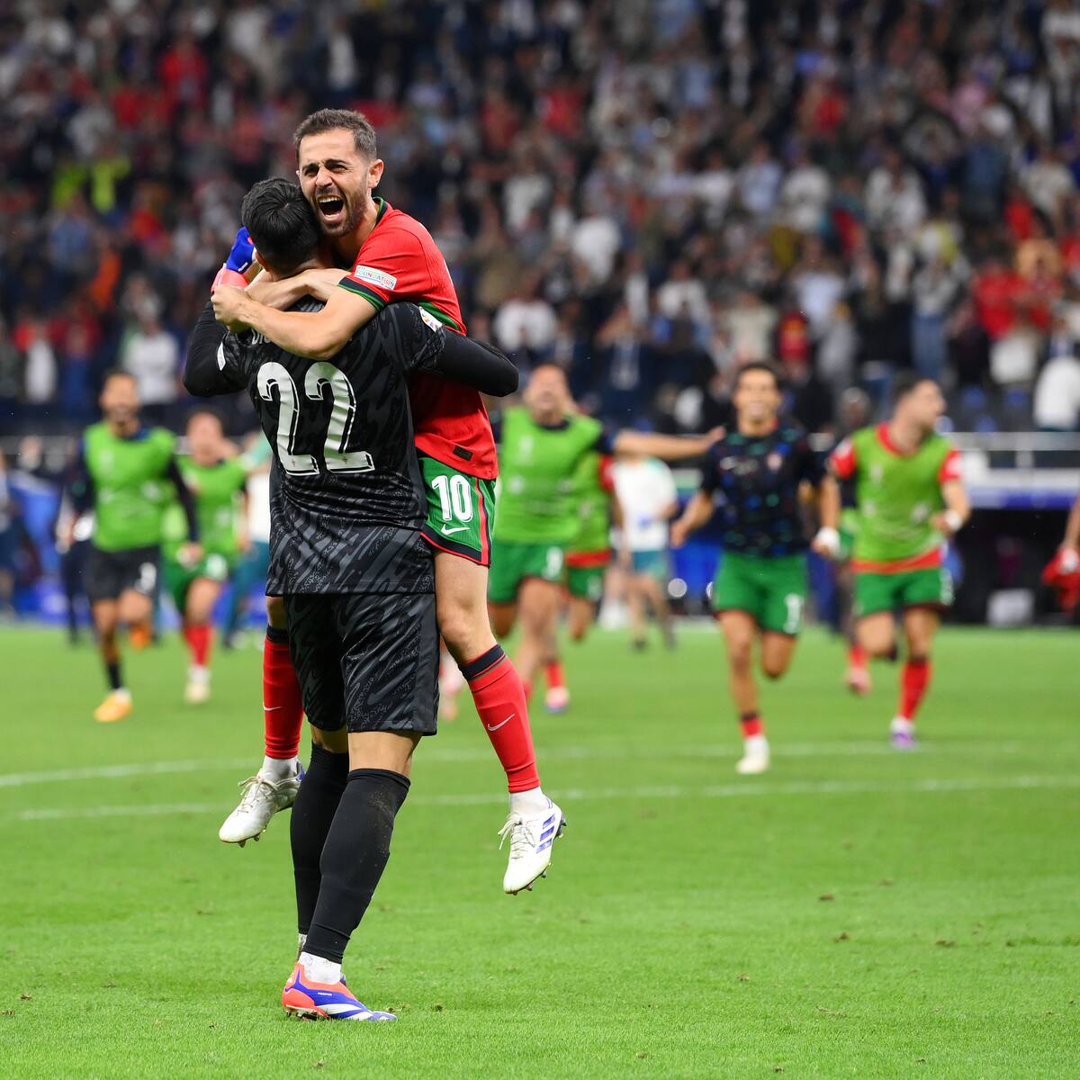 Diogo Costa salva a Portugal y a Cristiano, y los guía a cuartos de la Eurocopa