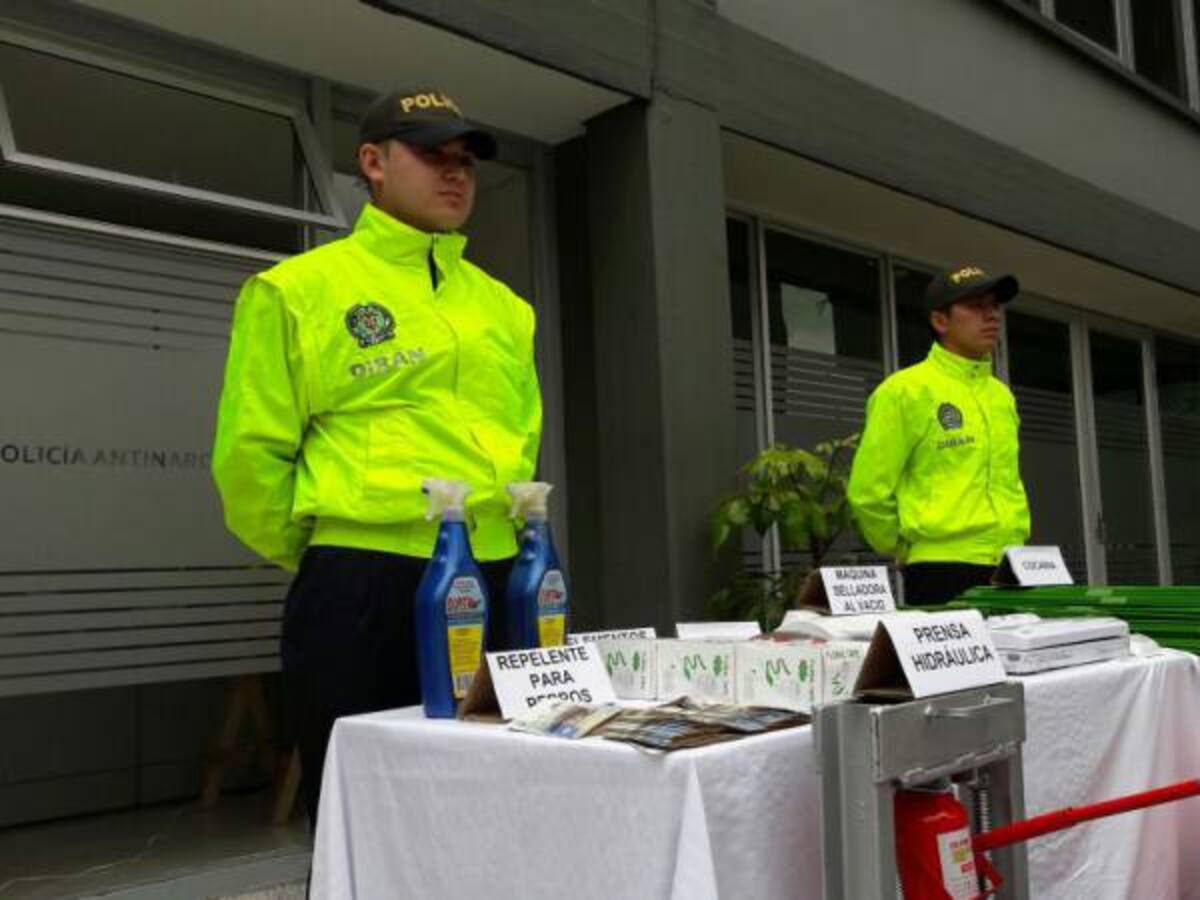Encuentran en Bogotá laboratorio para camuflar droga entre flores