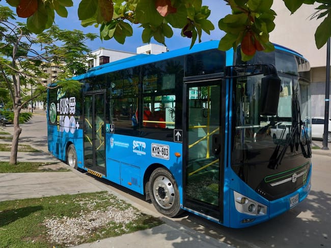 Primer bus eléctrico en Santa Marta . Sistema Estratégico de Transporte Público (SETP)