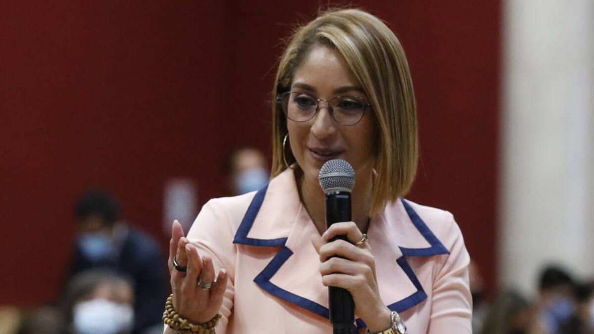 Externado confirma plagio en tesis de presidenta de Cámara, Jennifer Arias