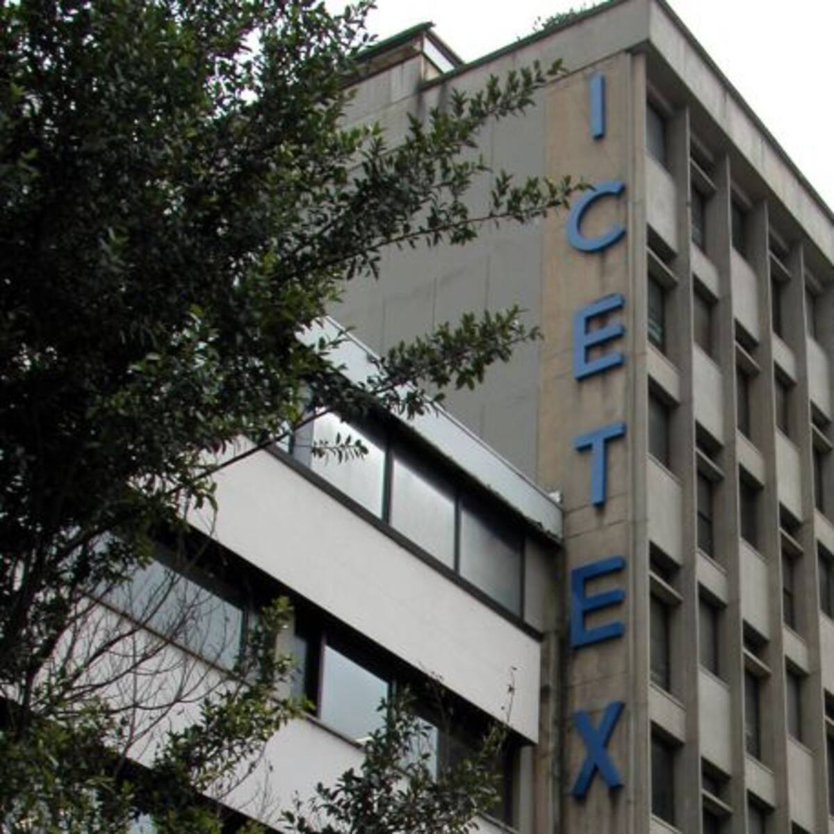 Beneficiaros aplauden baja de tasa de interés de ICETEX, pero piden reforma profunda