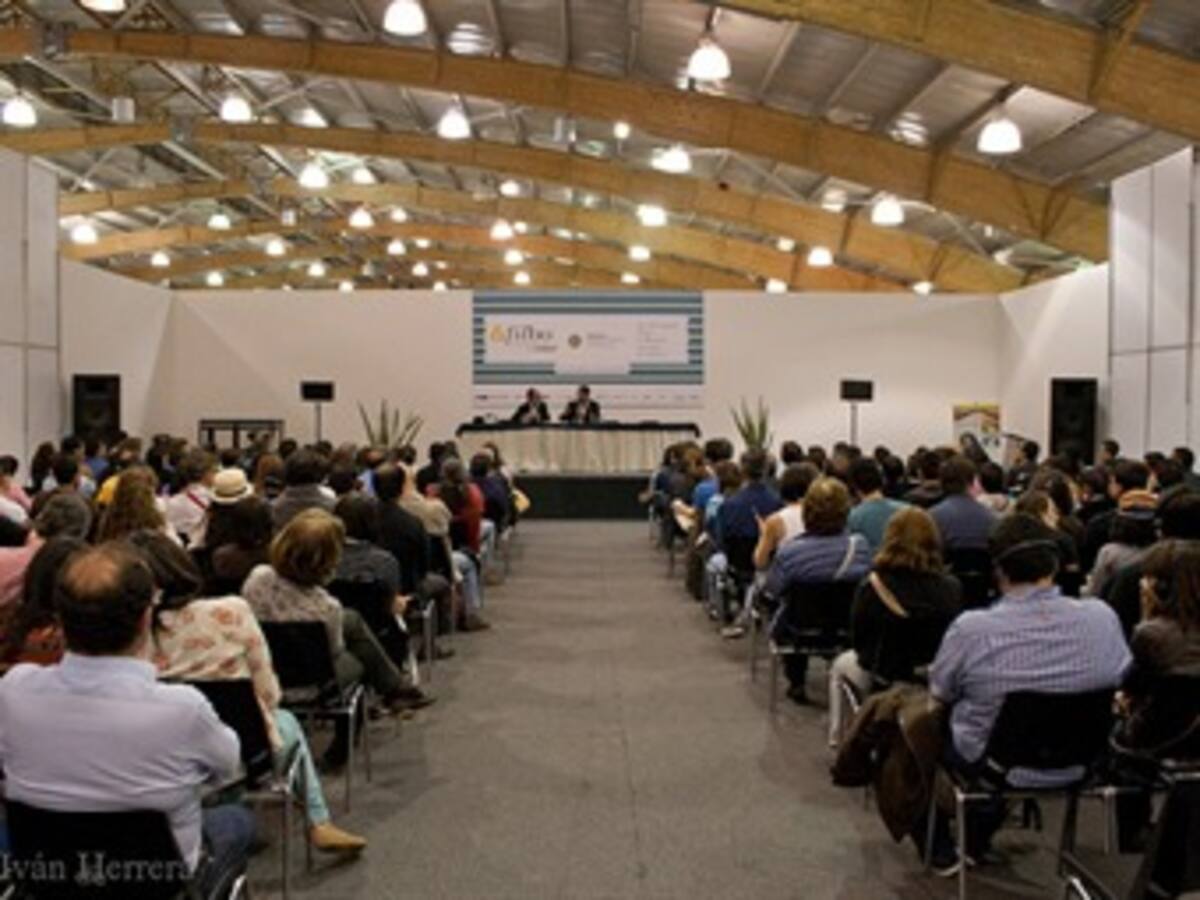 El periodismo pasa al tablero en la FILBo este lunes