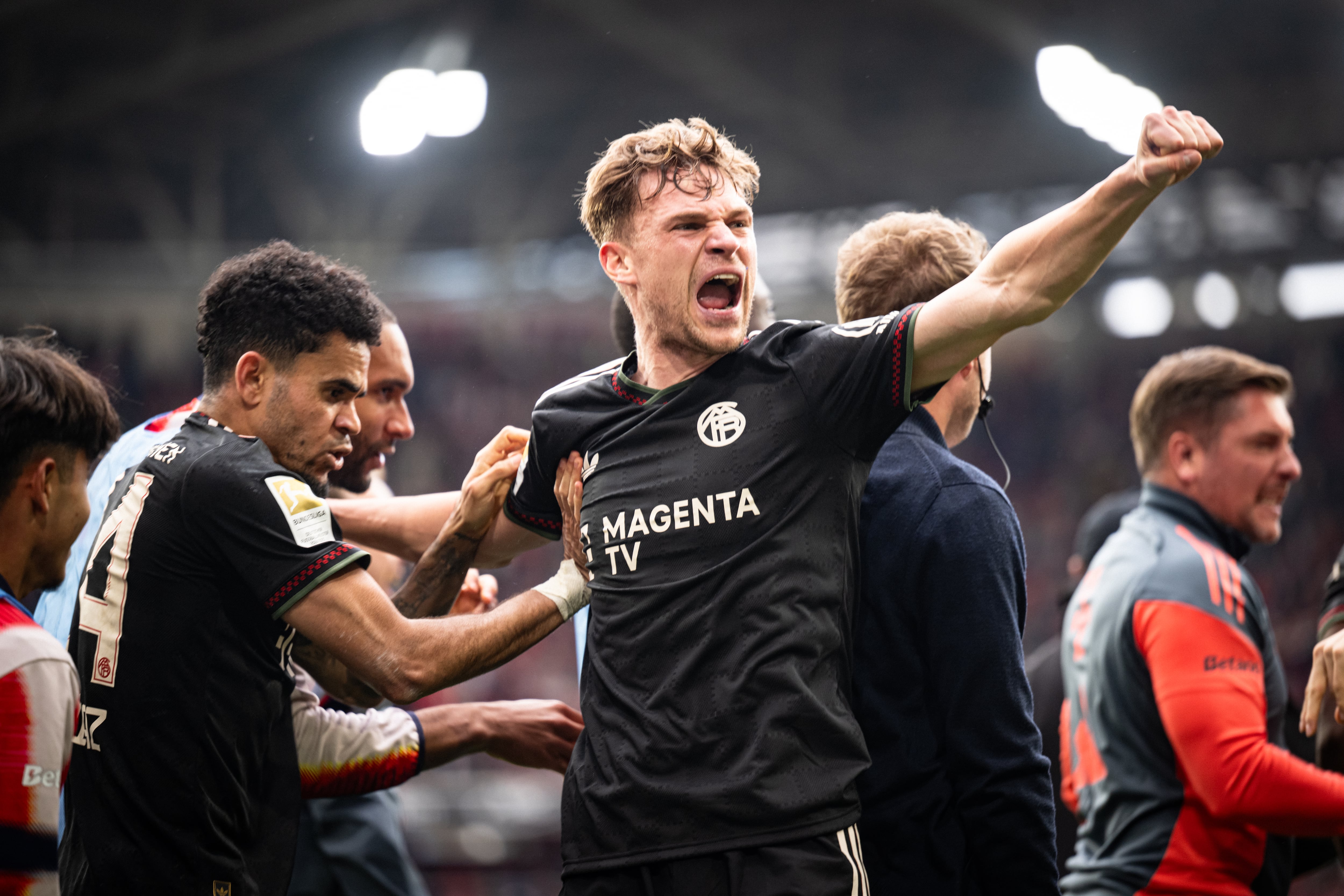 FREIBURG IM BREISGAU, GERMANY - APRIL 04: Joshua Kimmich of FC Bayern Muenchen celebrates the winning goal during the Bundesliga match between SC Freiburg and FC Bayern München at Europa-Park Stadion on April 04, 2026 in Freiburg im Breisgau, Germany. (Photo by A. Scheuber/FC Bayern via Getty Images)